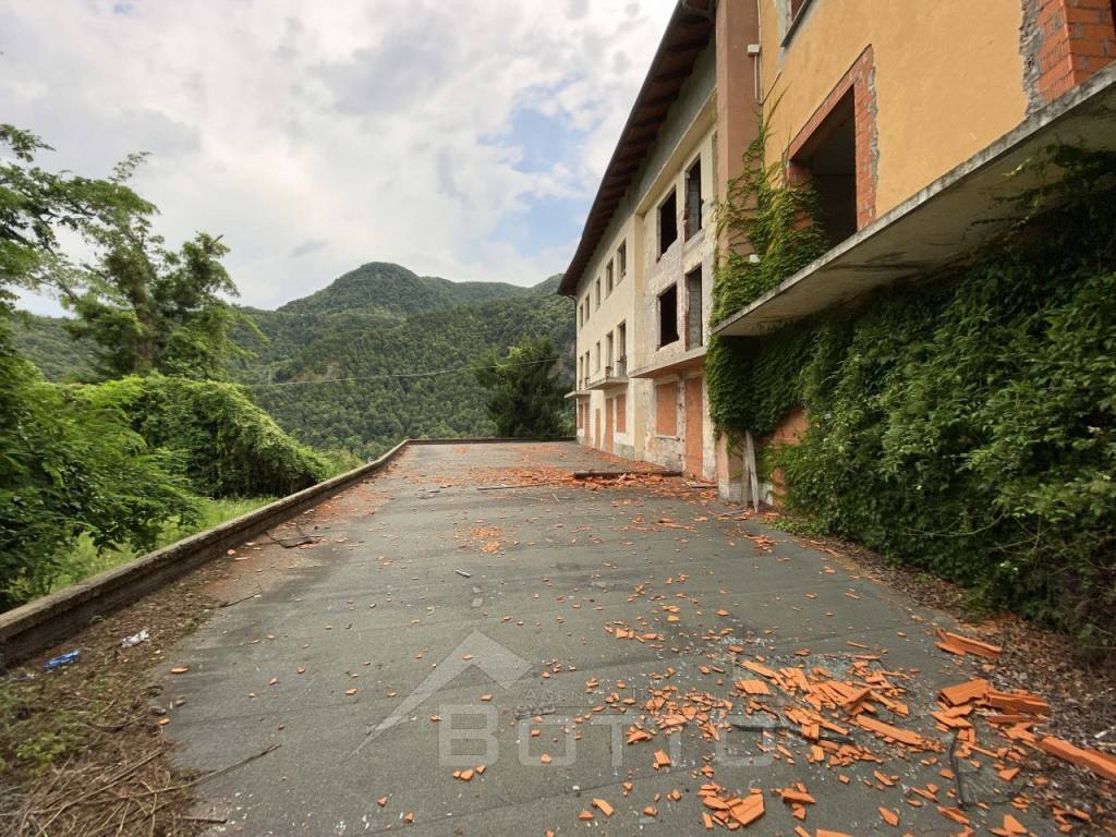 Palazzo / stabile a Varallo in Via tancredi rossi - Foto 4