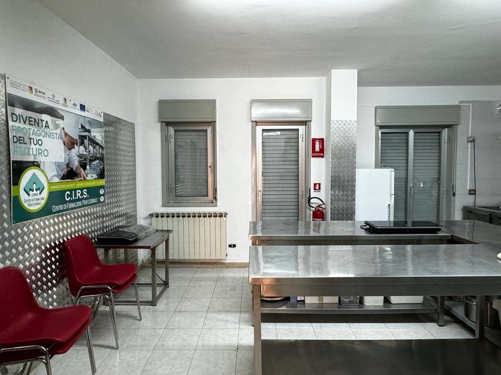 Palazzo / stabile a Caltanissetta in Via Giuseppe Romita, 2 - Foto 5