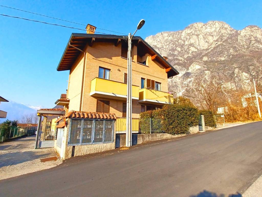 Villa a Novate mezzola in Via Ligoncio - Foto 2