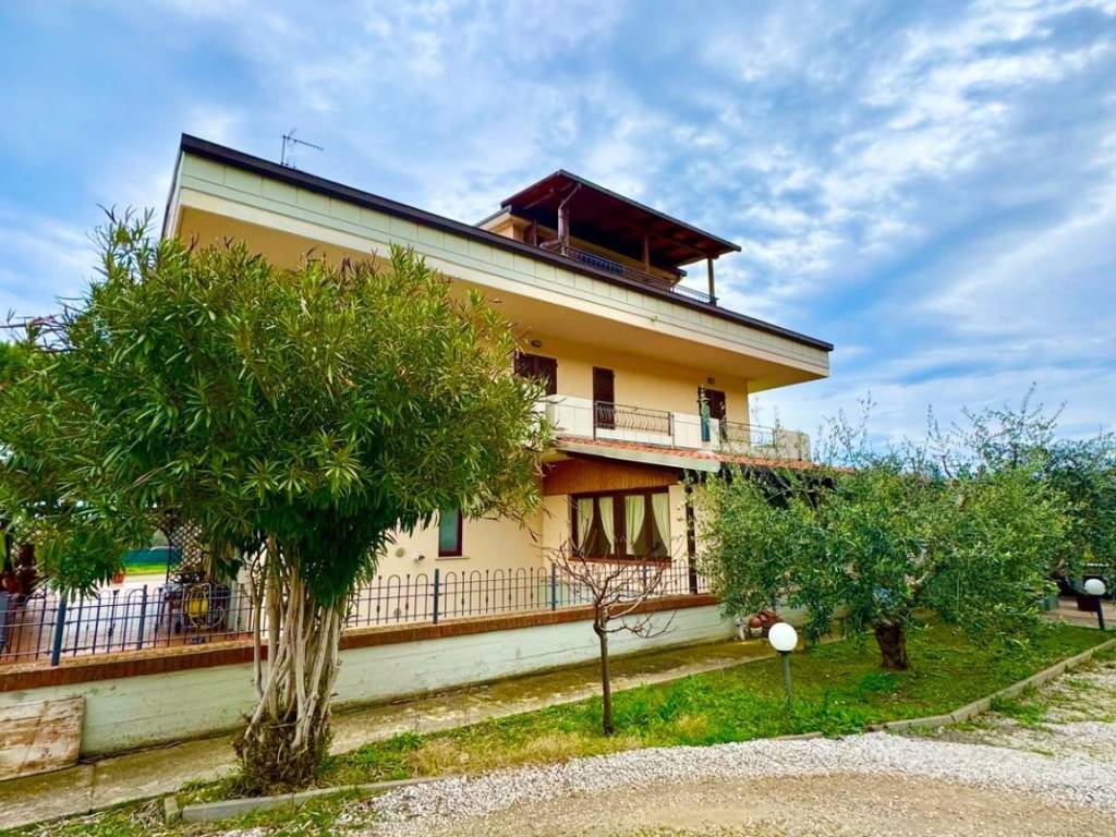 Casa indipendente a Alba adriatica in Strada Statale Adriatica, 28 - Foto 4