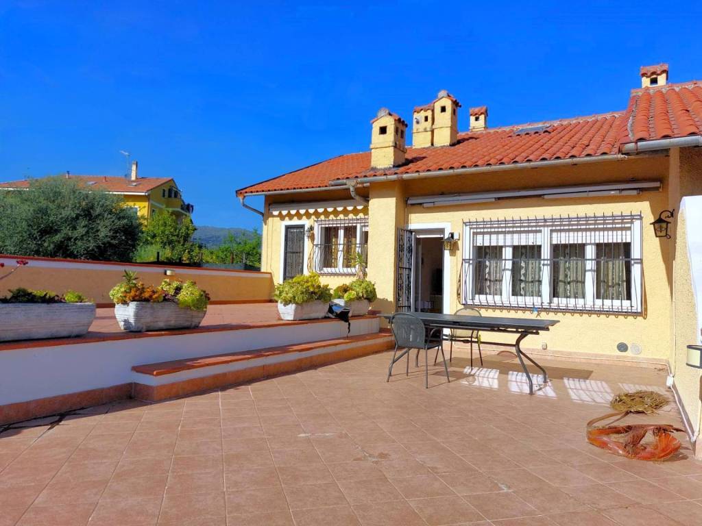 Appartamento a San bartolomeo al mare in Piazza Sant'Anna, 34 - Foto 3