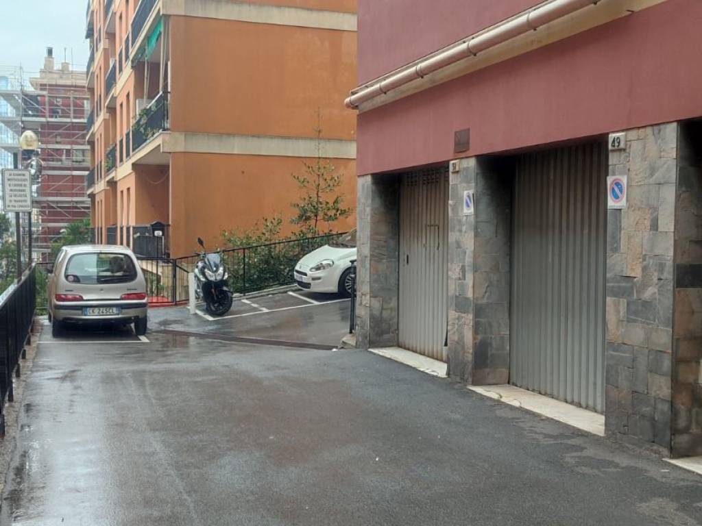 Box / garage a Genova in Via Filippo Cevasco, 49 - Foto 2