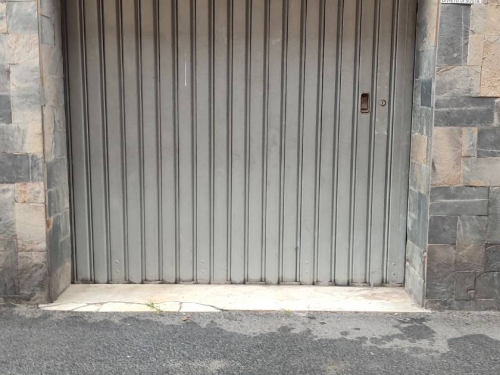 Box / garage a Genova in Via Filippo Cevasco, 49 - Foto 3
