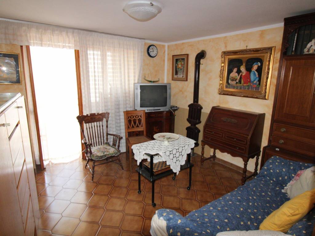 Casa indipendente a Govone in Via Ferdinando di Savoia - Foto 2