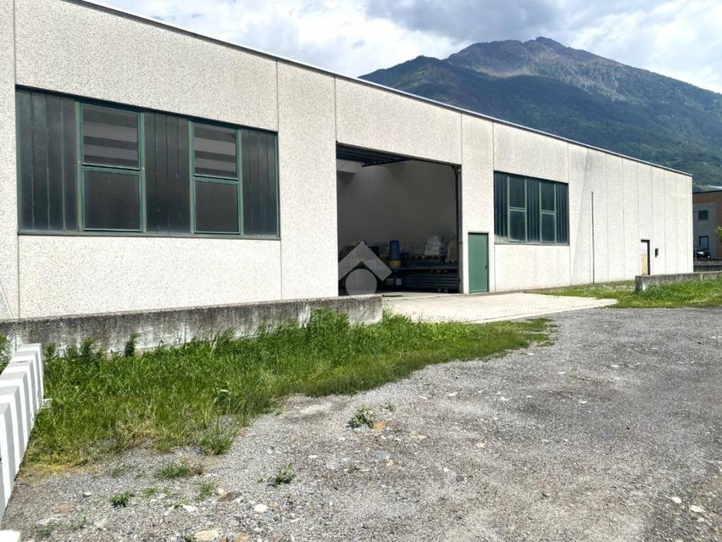 Immobile a Tirano in VIA LUNGO ADDA V ALPINI, 124 - Foto 2