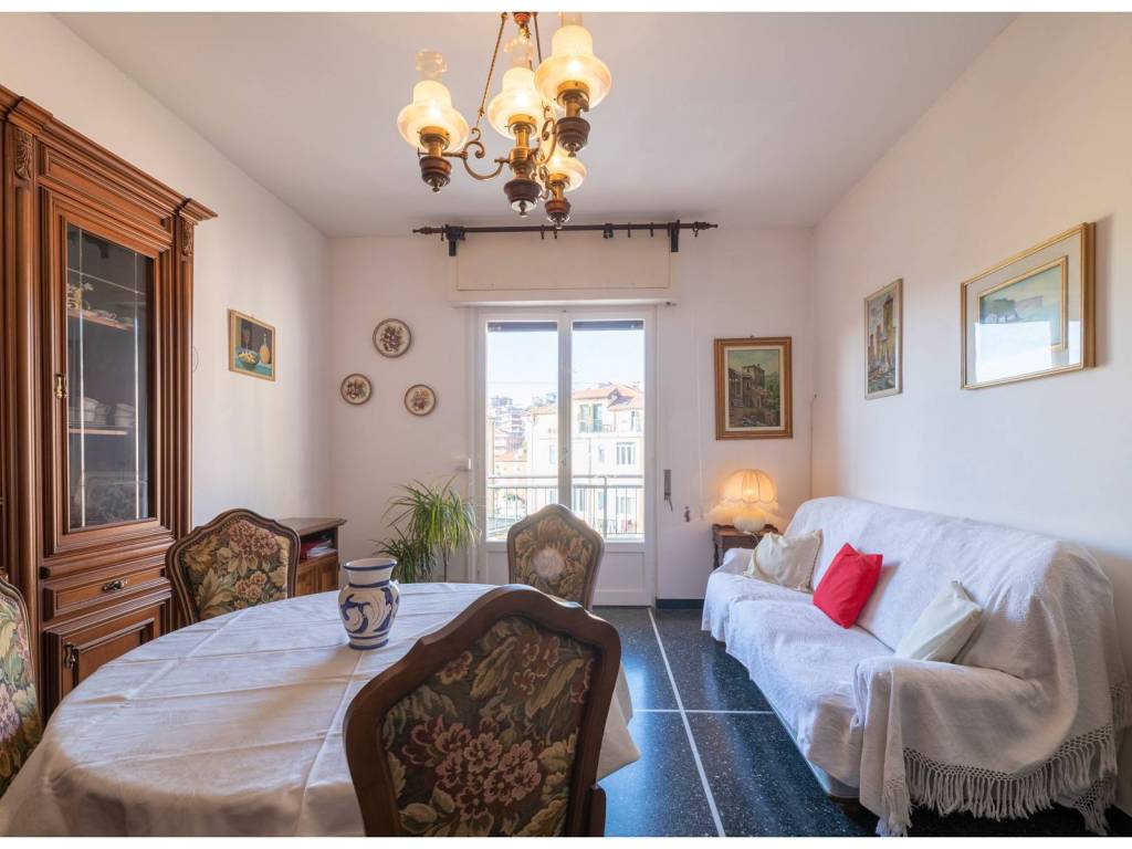 Appartamento a Varazze in Via Pizzorno - Foto 2
