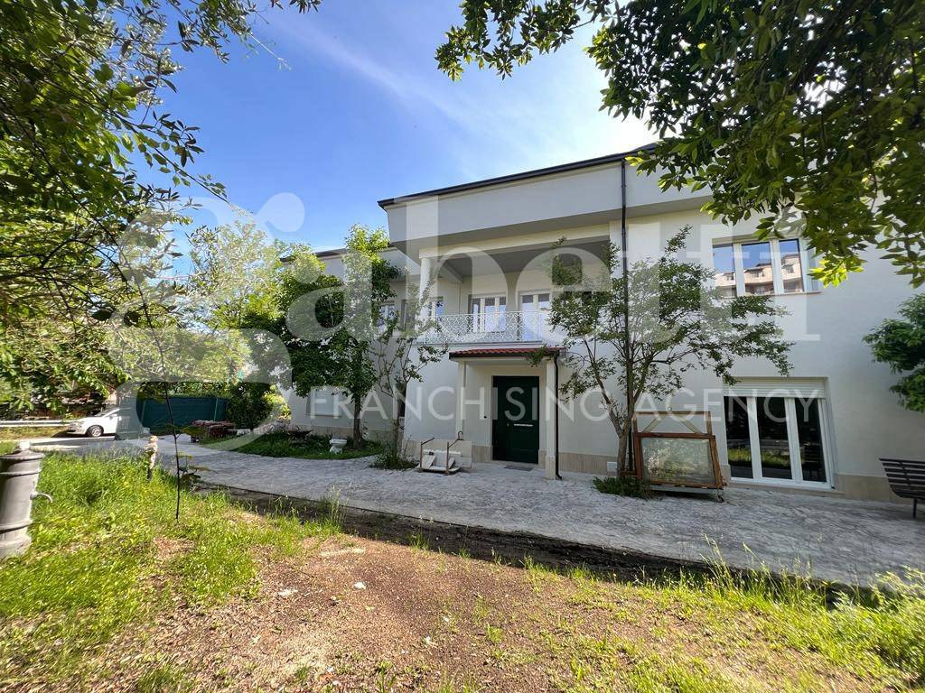 Villa a Isernia in Via Dante Alighieri , 42 - Foto 2