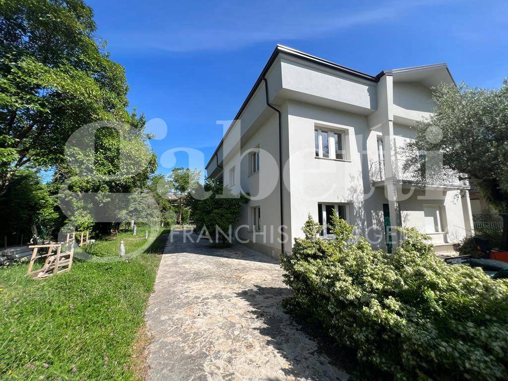 Villa a Isernia in Via Dante Alighieri , 42 - Foto 4