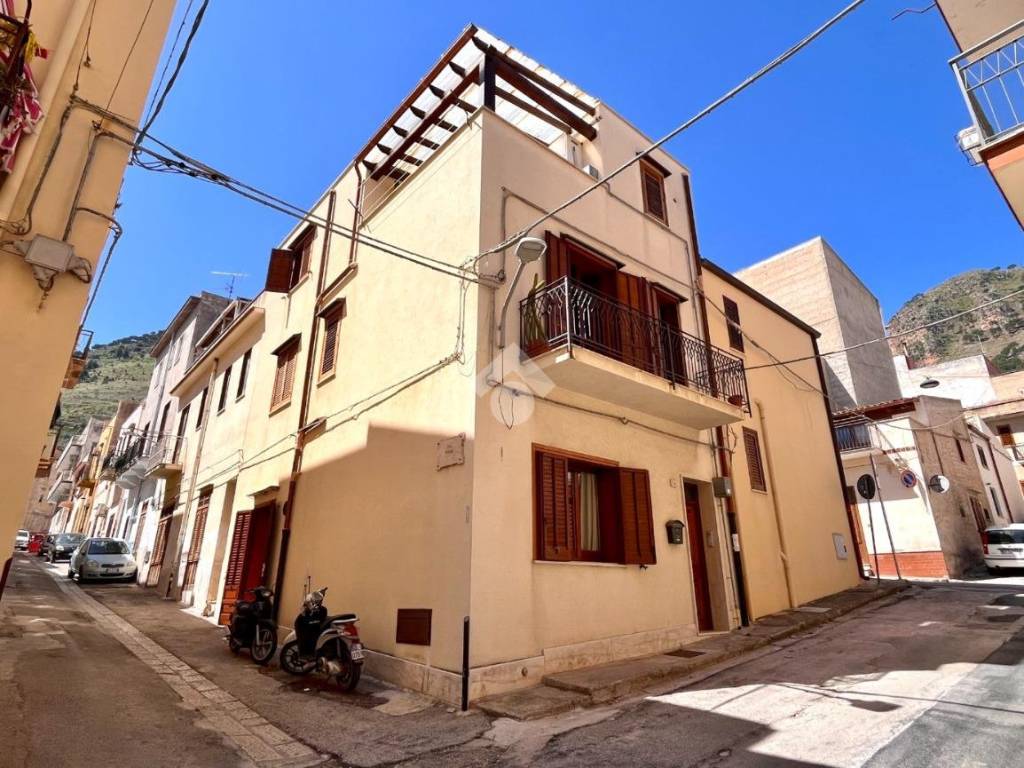 Casa indipendente a Castellammare del golfo in Via Zingaro, 74 - Foto 2