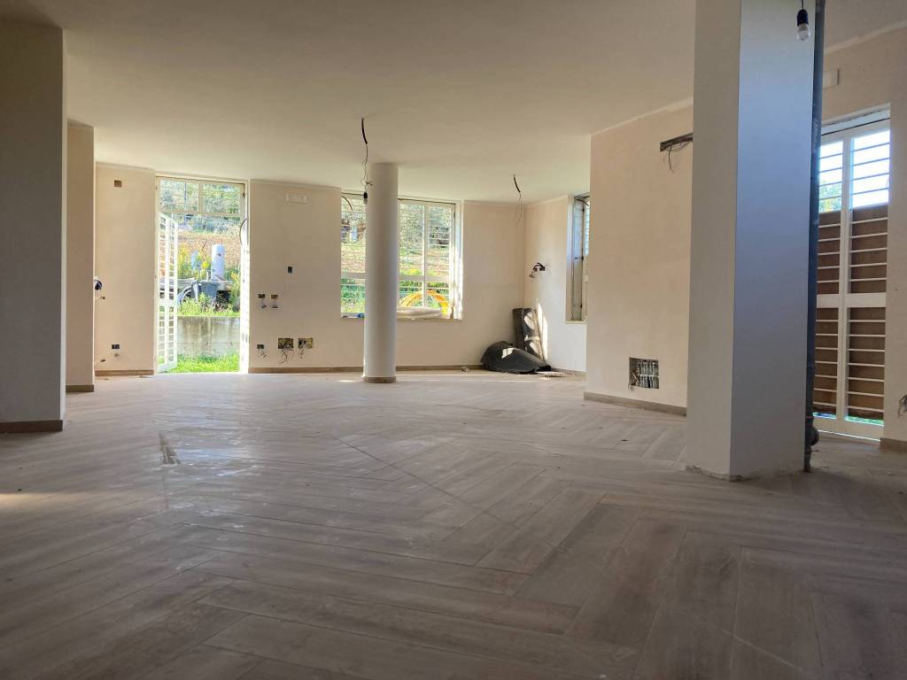 Villa a Caiazzo in Strada Provinciale Santi Giovanni e Paolo, 2 - Foto 3