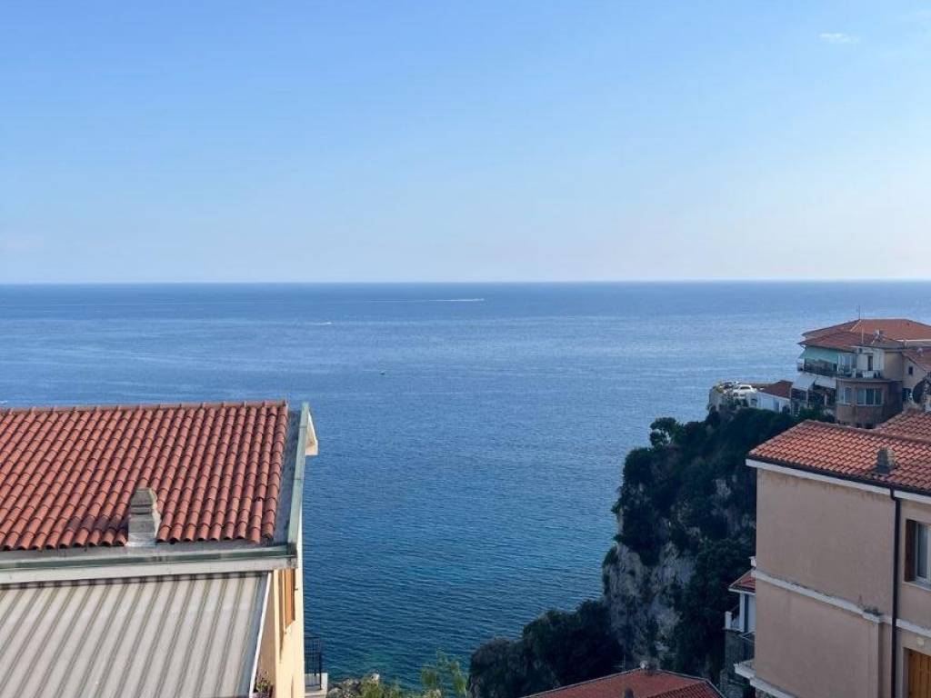 Appartamento a Ventimiglia in Corso Mentone, 48 - Foto 2