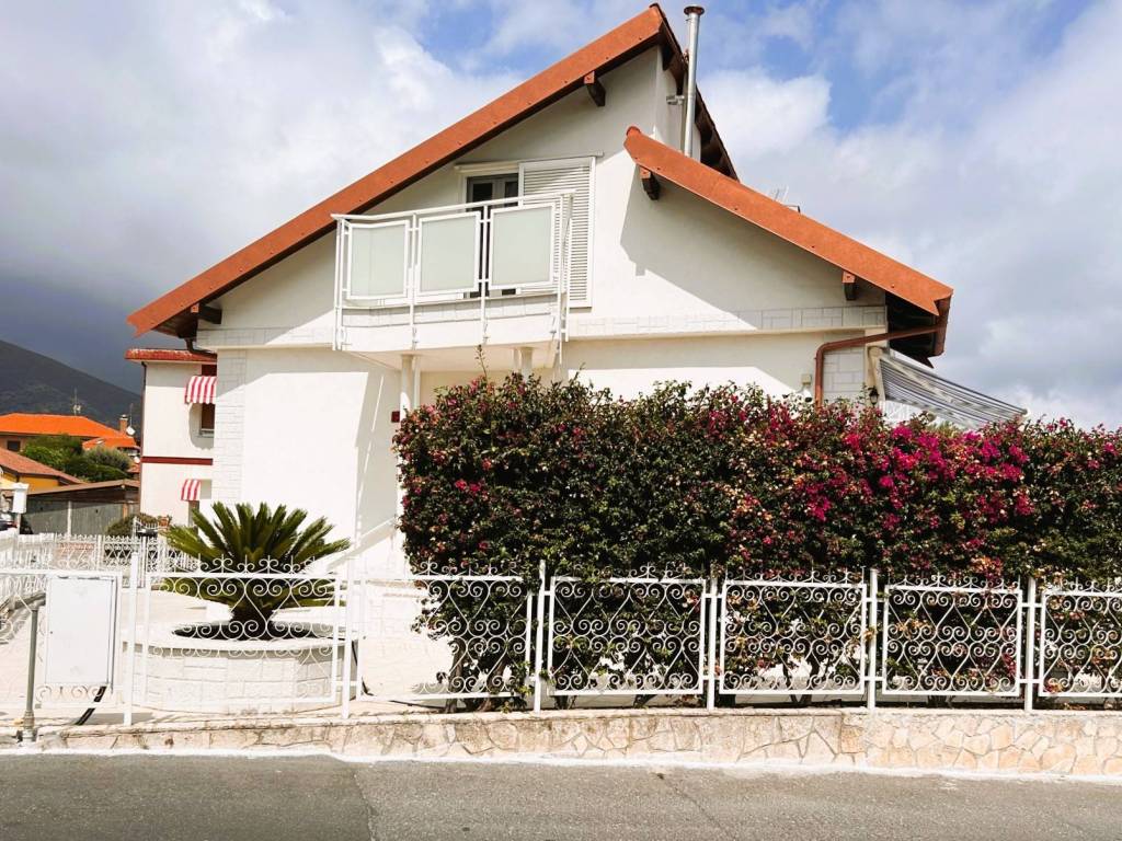 Villa a Ceriale in Via Terra del Sole - Foto 2