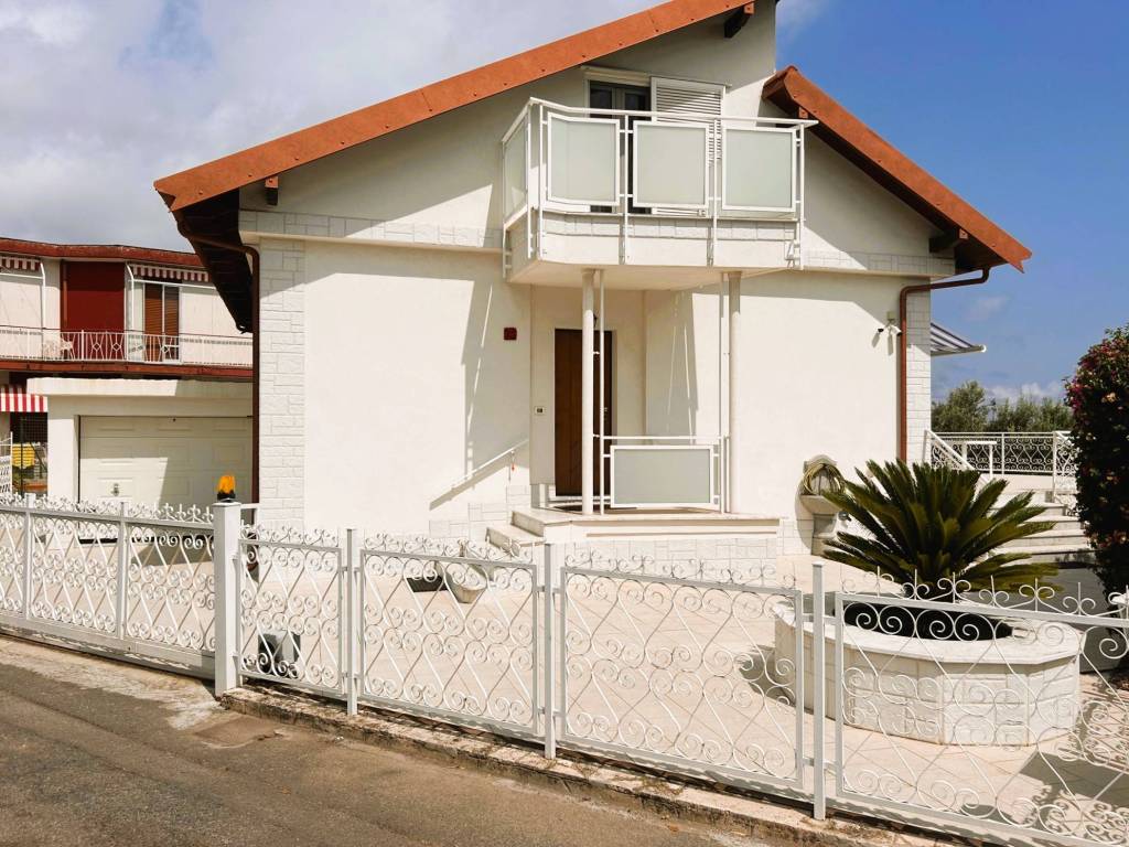 Villa a Ceriale in Via Terra del Sole - Foto 3