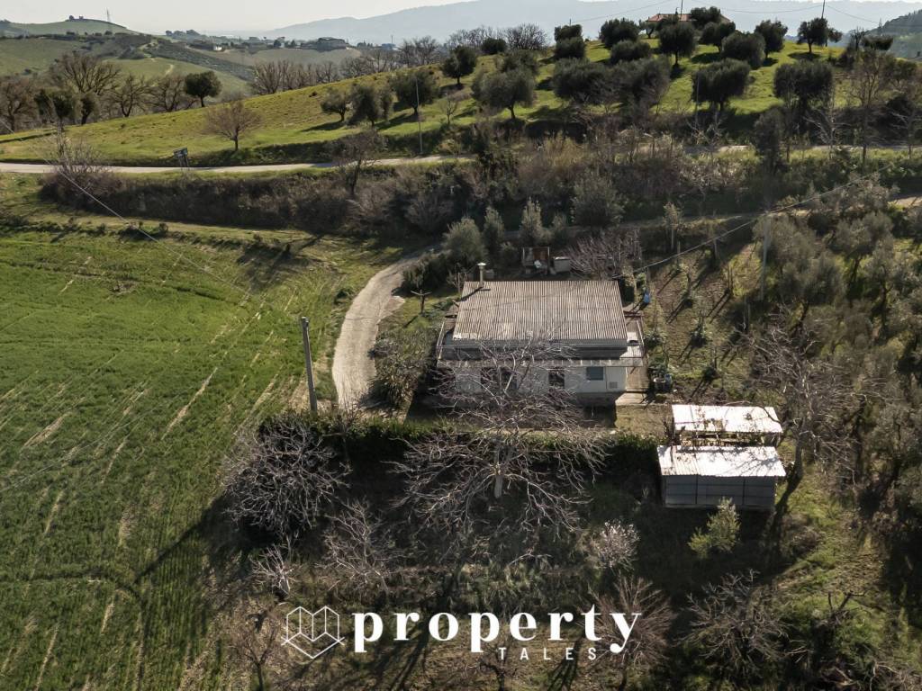 Rustico / casale a Monsampolo del tronto in contrada sant'egidio - Foto 5