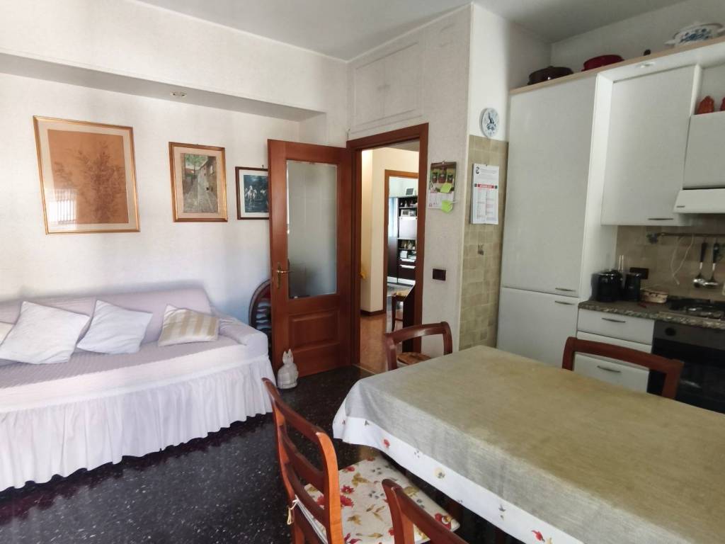 Appartamento a Albissola marina in Viale Alessandro Faraggiana - Foto 5