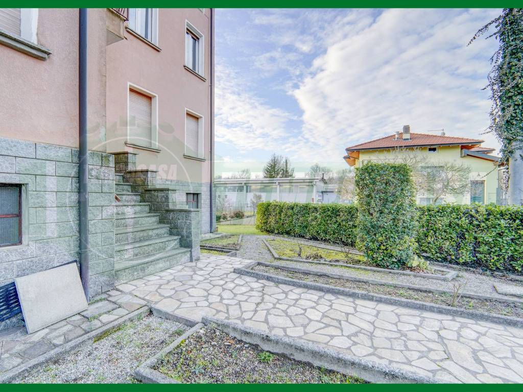 Appartamento a Sangiano in Via Giuseppe Verdi, 9 - Foto 2