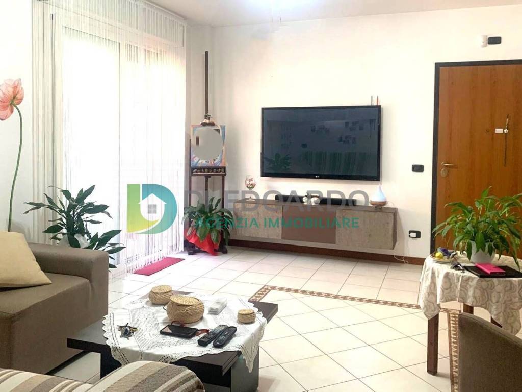 Appartamento a Martinsicuro in Via Amalfi, 7 - Foto 2