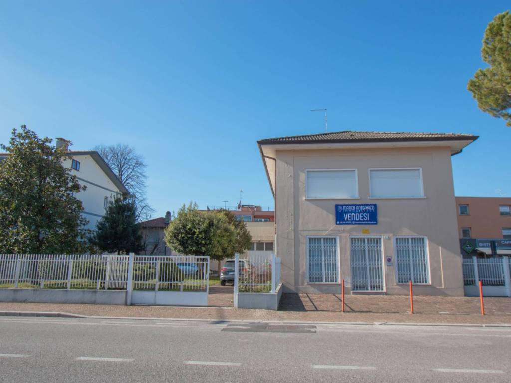 Palazzo / stabile a Udine in Via Tricesimo, 44 - Foto 3
