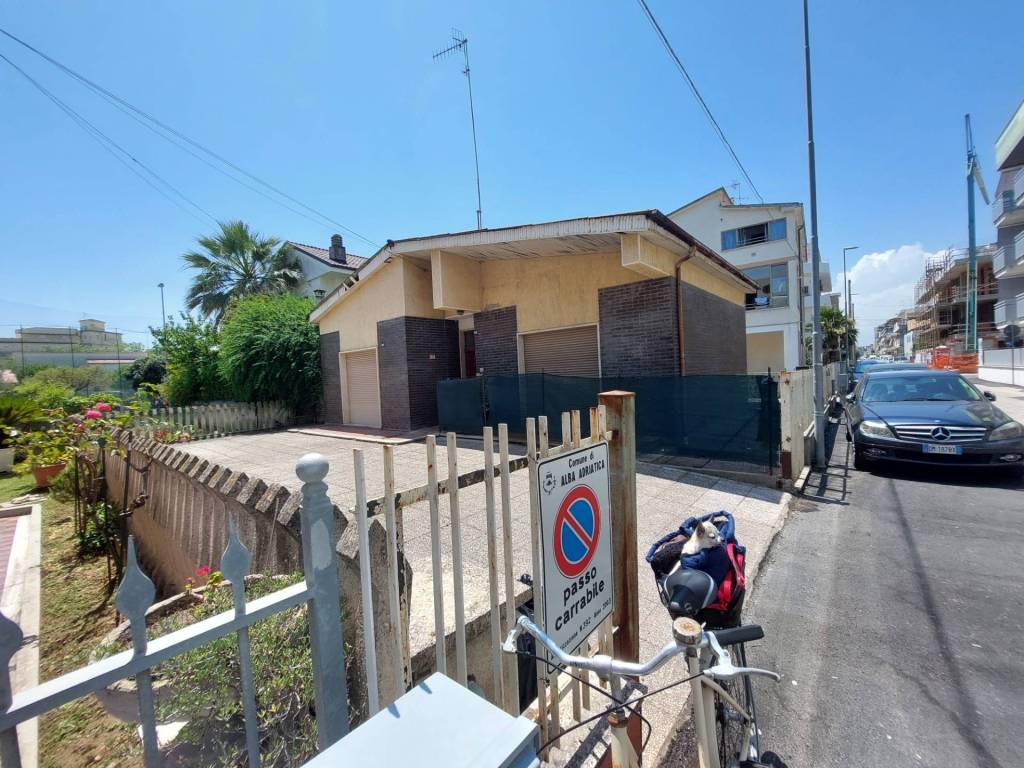 Villa a Alba adriatica in via firenze, 19 - Foto 2