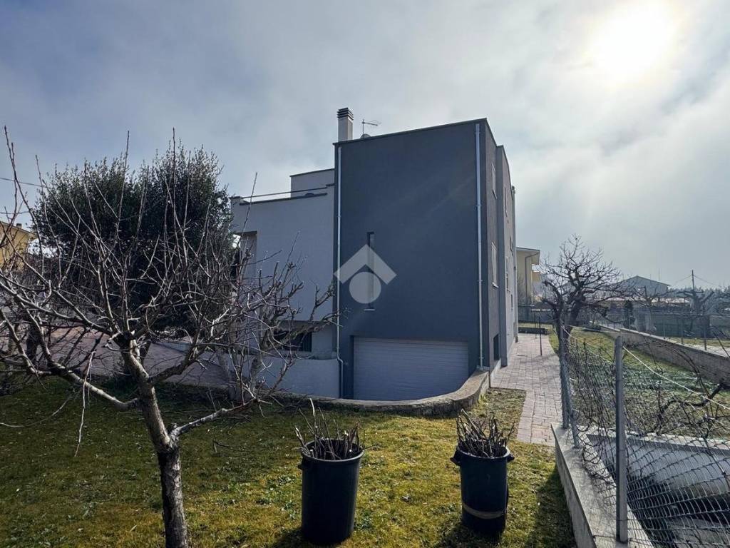 Villa a Avezzano in VIA GIUSEPPE PARINI, 15 - Foto 2