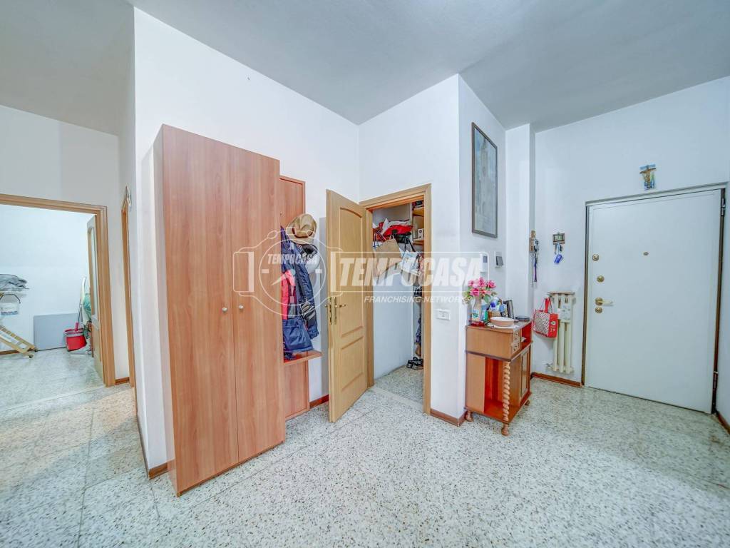 Appartamento a Azzate in Via delle Peschiere 7 - Foto 4