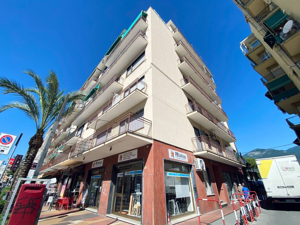 Appartamento a Loano in Via Aurelia, 220 - Foto 2