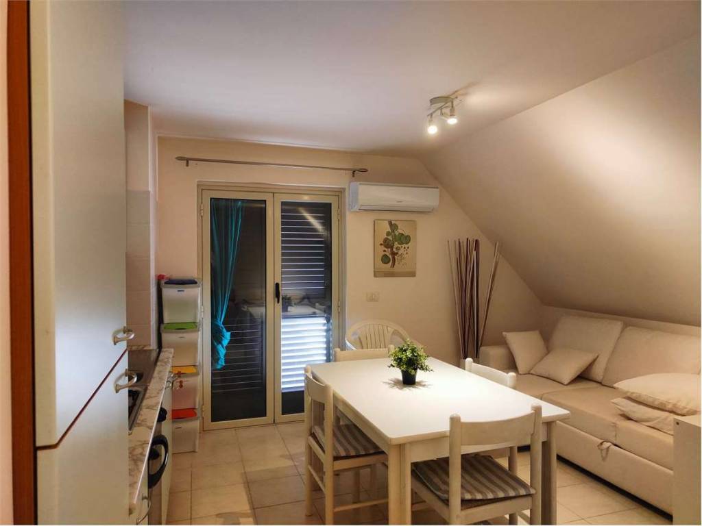 Appartamento a Letojanni in via Montebianco, 43 - Foto 2