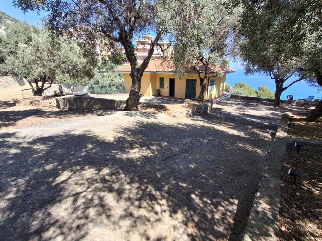 Villa a Cipressa in Strada Provinciale per Cipressa - Foto 2