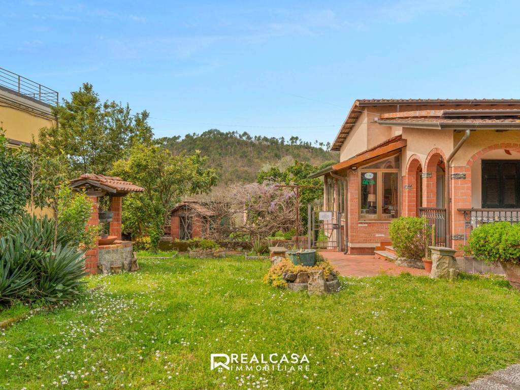 Villa a Luni in Via Brigate Partigiane - Foto 2