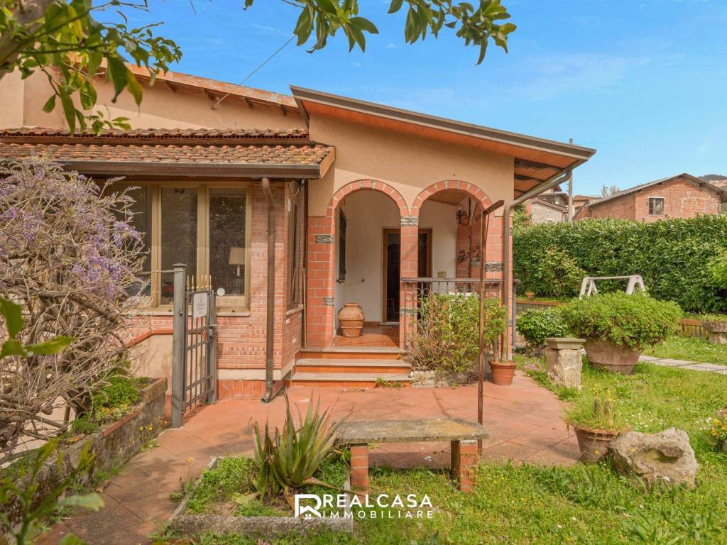 Villa a Luni in Via Brigate Partigiane - Foto 3