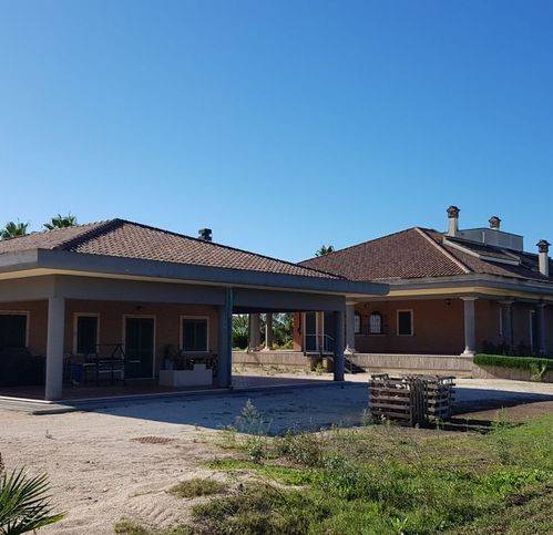 Villa a Aprilia in Via Torre Del Padiglione 46 - Foto 4