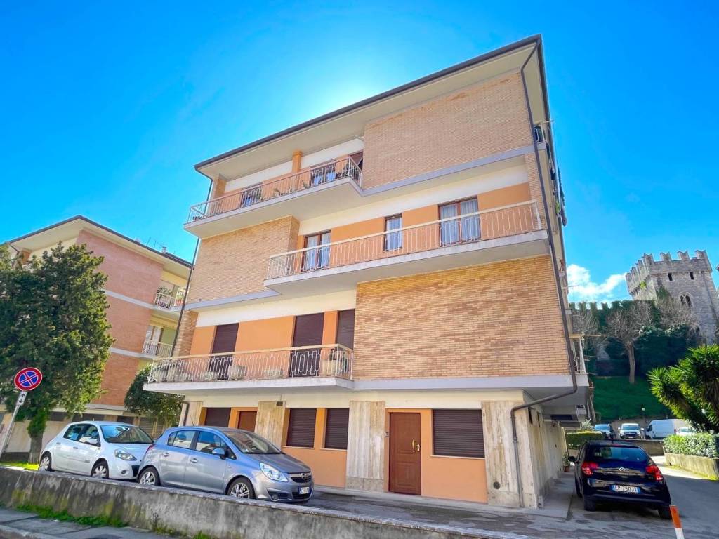 Appartamento a Ascoli piceno in Via Foligno, 15 - Foto 3