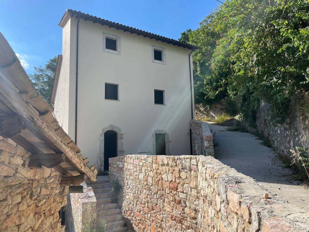 Appartamento a Sellano in Località Piaggia - Foto 3
