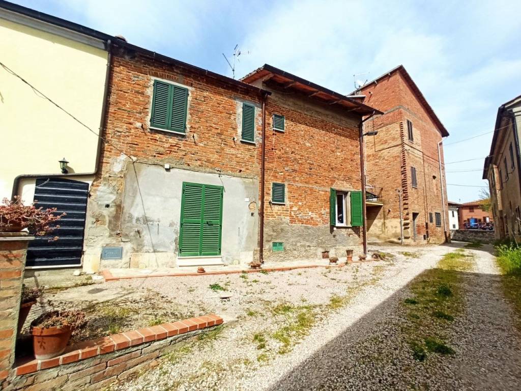 Casa indipendente a Castiglione del lago in Via Castiglionese - Foto 5
