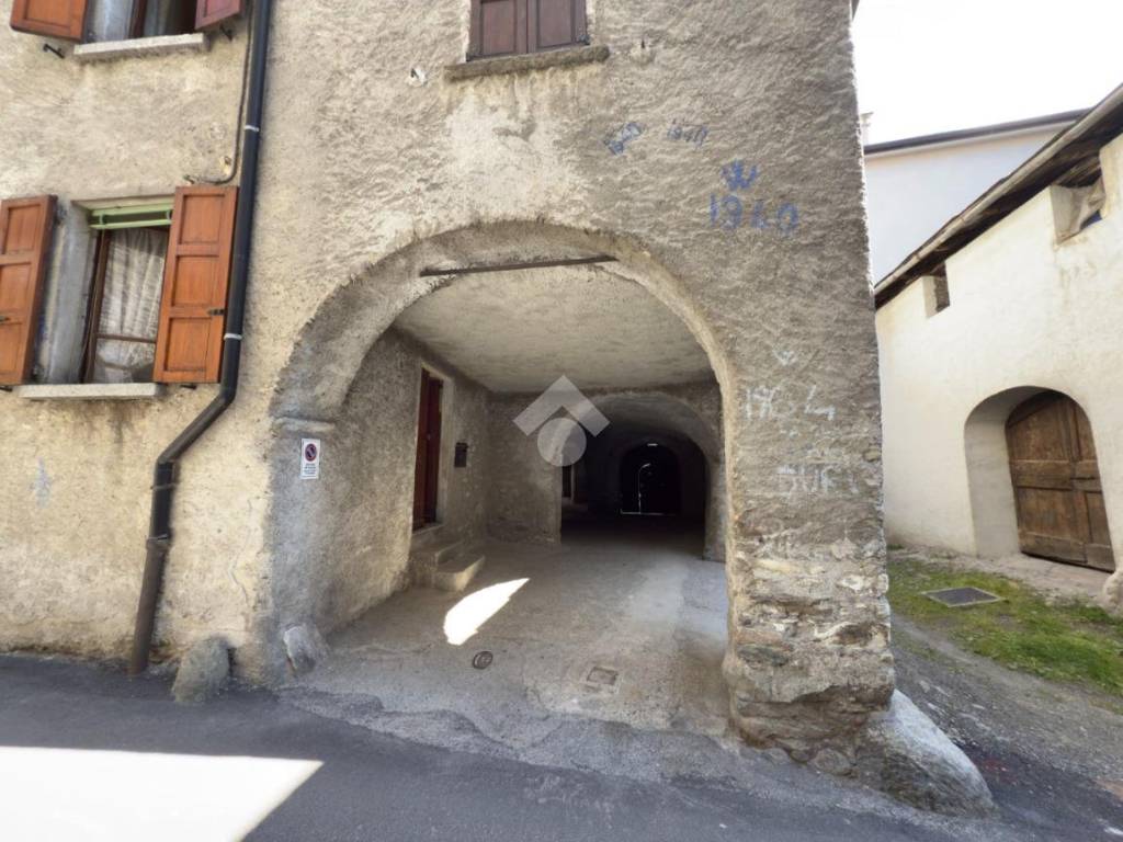 Casa indipendente a Grosotto in Via Robustelli, 16 - Foto 2