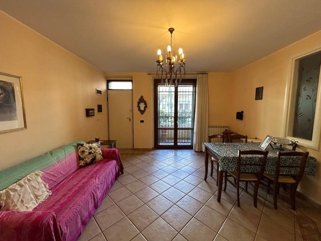 Appartamento a Viareggio in Via Edmondo De Amicis, 73 - Foto 5