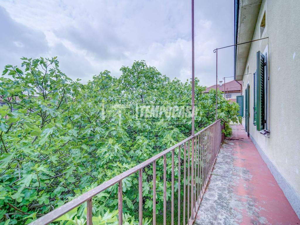 Villa a Castronno in Via Camillo Benso Conte di Cavour - Foto 2