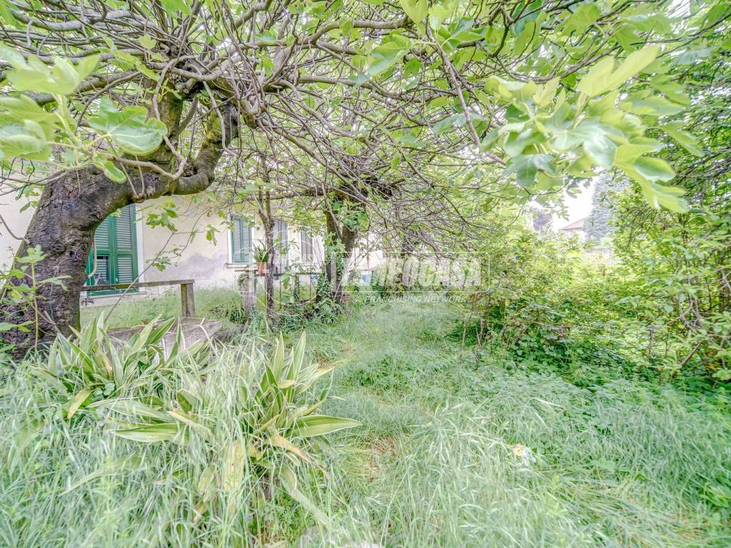 Villa a Castronno in Via Camillo Benso Conte di Cavour - Foto 3