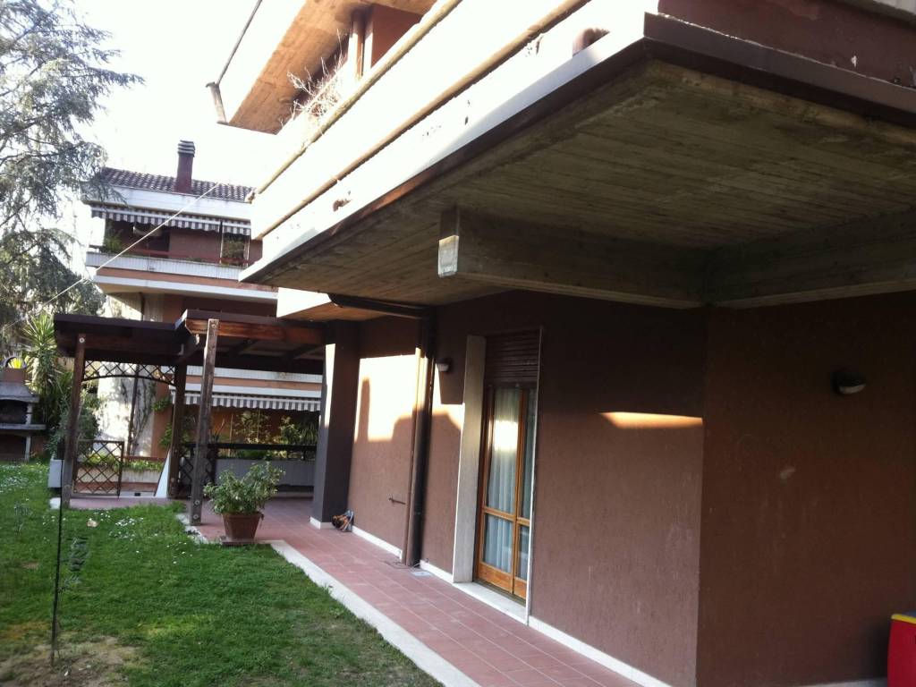 Villa a Folignano in viale Assisi - Foto 3