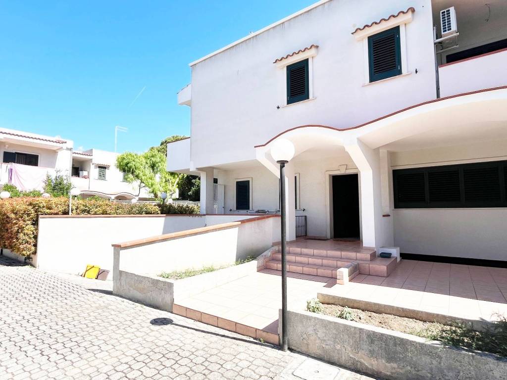 Villa a Taranto in Via Ciclamini, 5 - Foto 3