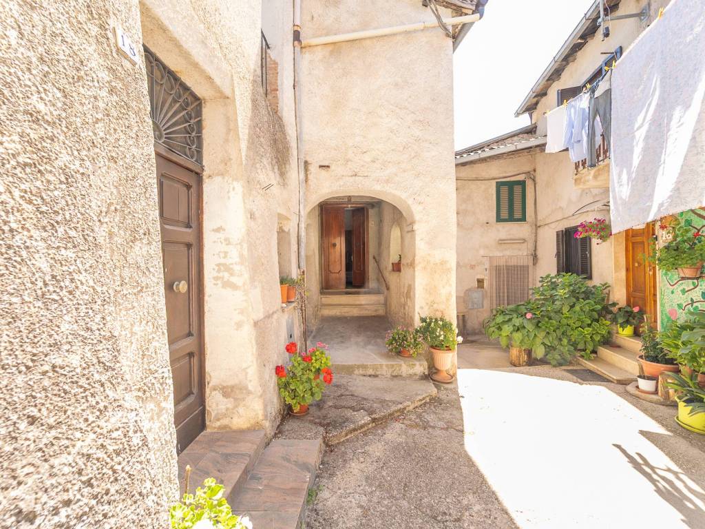 Casa indipendente a Carsoli in Via Dritta, 112 - Foto 2