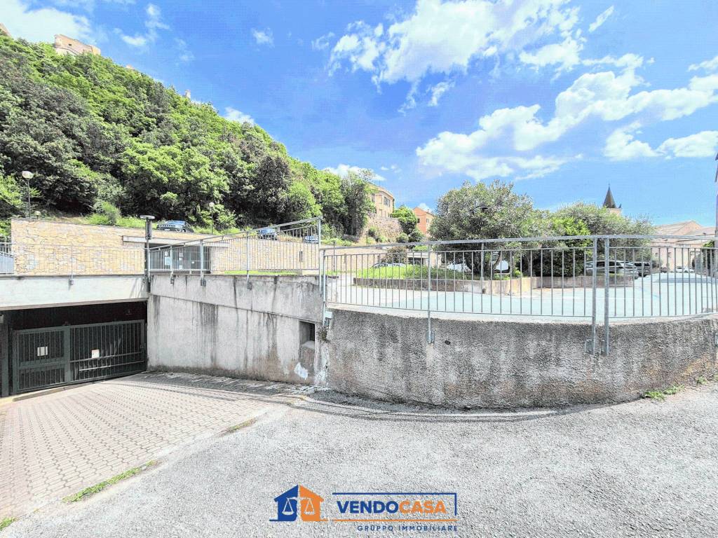 Box / garage a Finale ligure in Giardini Monsignor Filippo Mantero - Foto 3