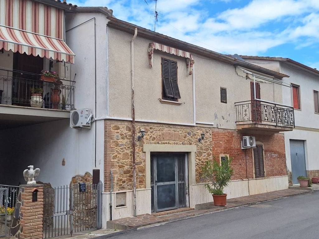 Appartamento a Roccastrada in Via Nuova - Foto 2