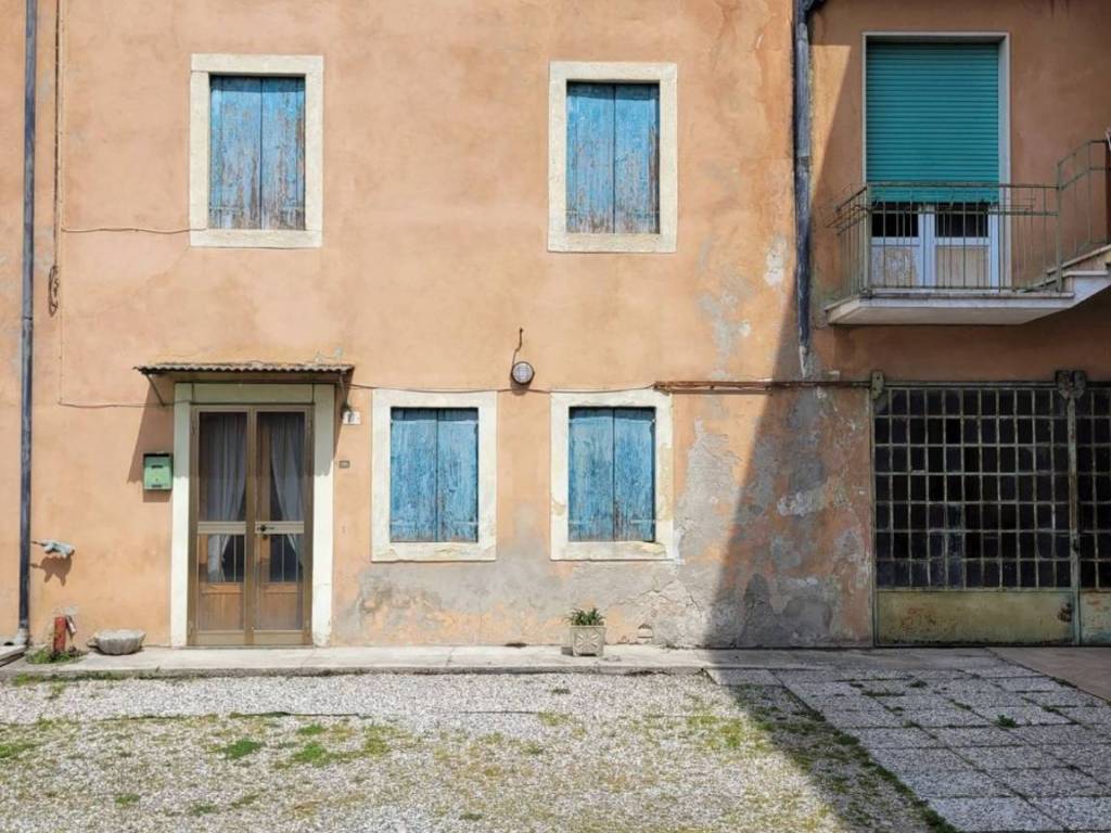 Rustico / casale a Tregnago in Via Carlo Cipolla - Foto 2
