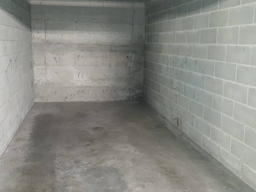 Box / garage a Reggio emilia in Corso Benedetto Cairoli - Foto 2
