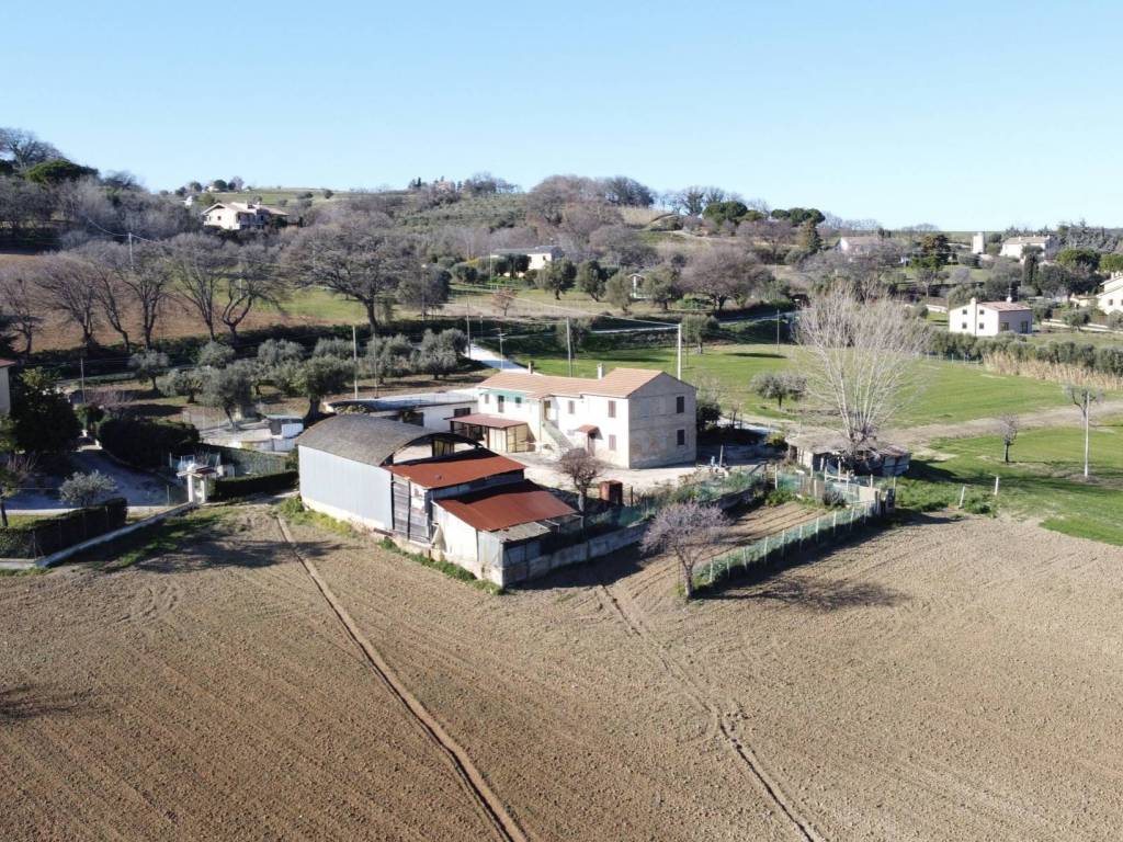 Rustico / casale a Civitanova marche in Strada Castelletta - Foto 3