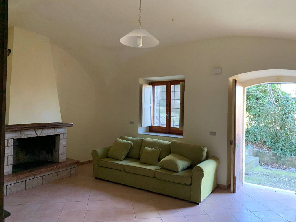Casa indipendente a Montaquila in Via Fonte - Foto 2