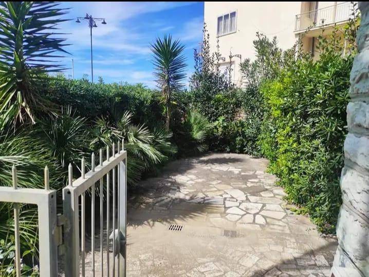 Appartamento a Viareggio in Quartiere Duca D'Aosta, - Foto 2