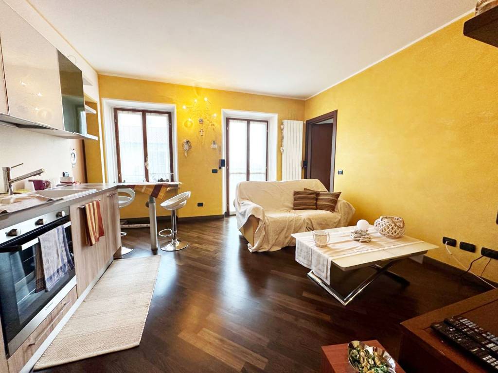 Appartamento a Oleggio in Via Bedisco - Foto 2