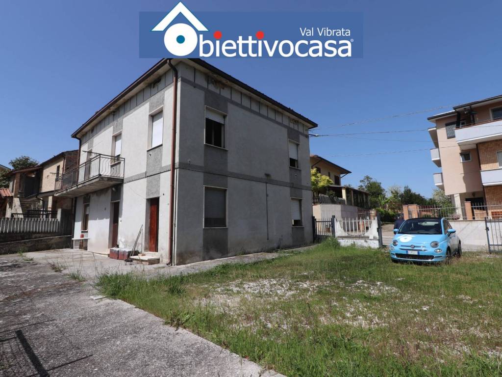 Casa indipendente a Campli in Via Minniti, 15 - Foto 2